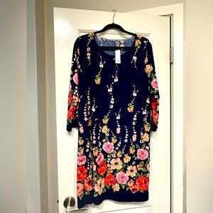Women's dress. New!